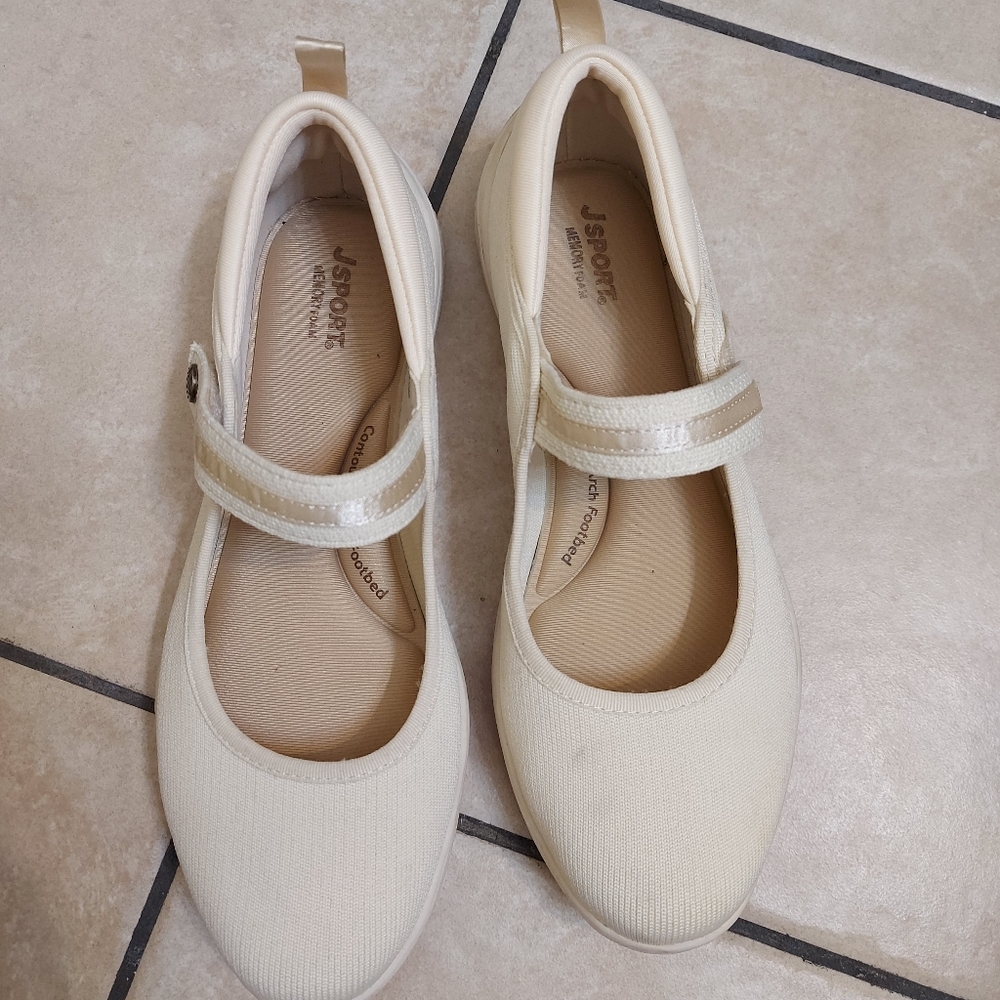 Mary Jane style. JSport (a line by Jambu & Co.). Melody ColorCream Size 8M
